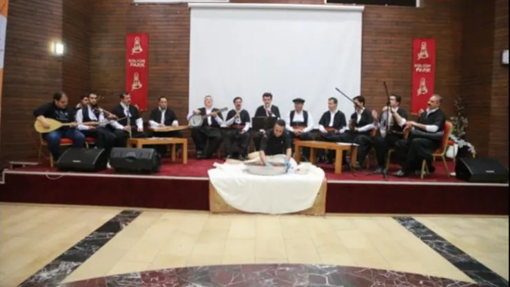 HER ÇARŞAMBA KÜRSÜBAŞI GÜNÜ