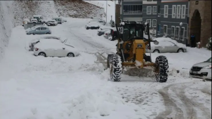 KARLA MÜCADELE ÇALIŞMALARI SÜRÜYOR