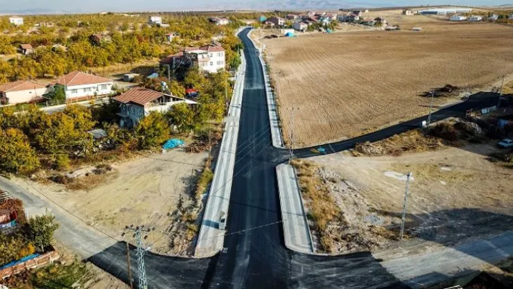 Yarımcahan ve Çarşıbaşı Caddelerini Asfaltladı