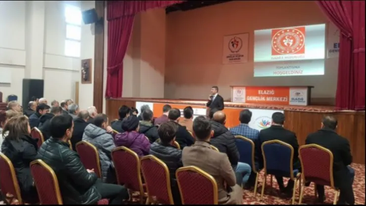 İL MÜDÜRÜMÜZ SÜPHİ DÖNER KURUM PERSONELİ İLE TANIŞMA VE İSTİŞARE TOPLANTISI YAPTI .
