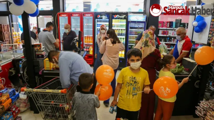 Esenlik Zincir Marketler vatandaşın yüzünü güldürüyor