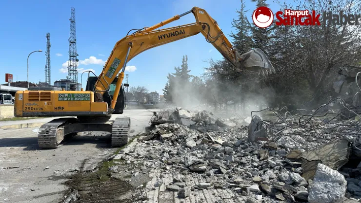 Eski Şehirler Arası Otobüs Terminali Yıkım Çalışmaları Başladı