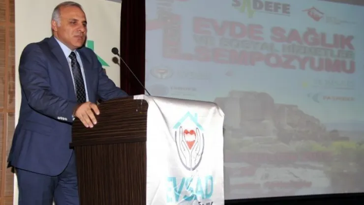 Evde Sağlık ve Sosyal Hizmetler Sempozyumu Gerçekleştirildi