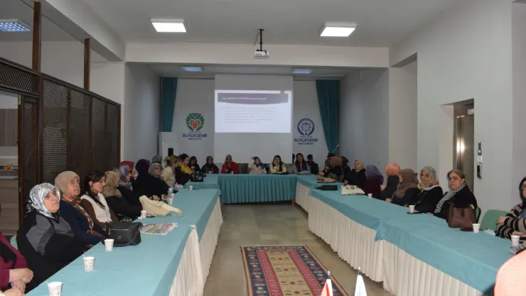 Geçmişten Günümüze Kadın Algısı Konferansı Gerçekleştirildi