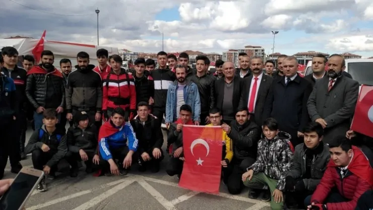 İdlip şehitleri için yürüyüş ve konvoy düzenlendi