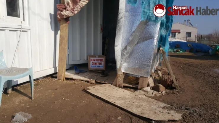İlim Yayma Cemiyeti Bin Çocuğa Bayramlık Dağıttı