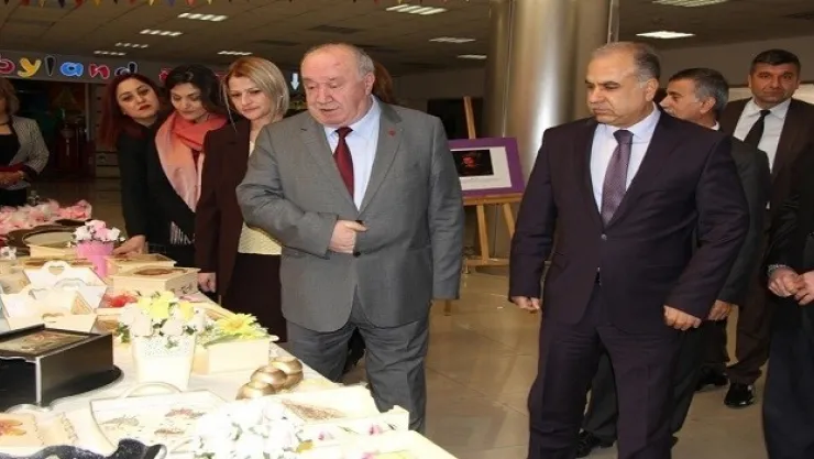 Kadın Konuk Evinde kalan kadınların yaptıkları ürünler sergilendi