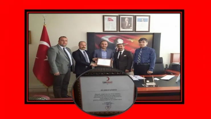 Kızılay Darende Şube Başkanı Mustafa Kızmaz Teşekkür belgesi takdim etti.