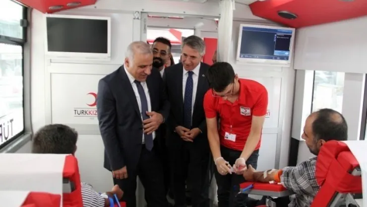 Kızılay Kan Bağış Otobüsü Hizmete Başladı