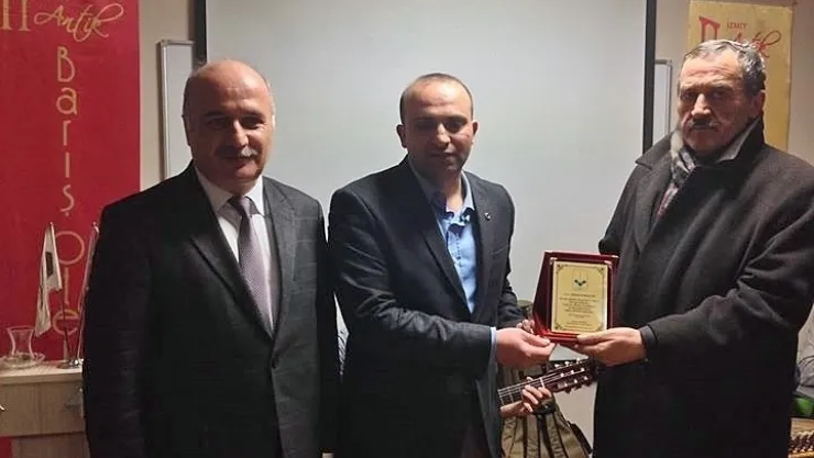 Köşe Yazarımız KARAÇAM Aydınlar Ocağı'ndan Tam Not Aldı...