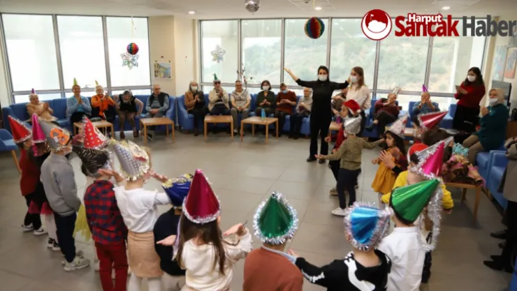 Kreş Öğrencilerinden Huzurevi Sakinlerine Yılbaşı Sürprizi