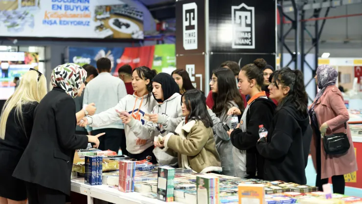 Malatya Anadolu Kitap ve Kültür Fuarı Kitapseverlerden Yoğun İlgi Görüyor