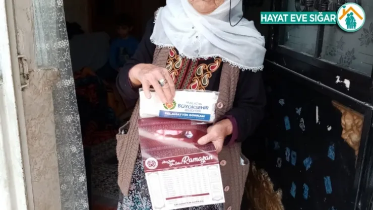 Malatya Büyükşehir Belediyesi Evlere Maske Dağıtmaya Devam Ediyor