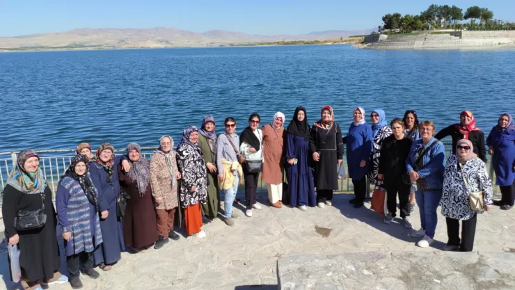 Malatya Kent Konseyi Kadın Meclisi Kırkgöz Sahil Park'ta Bir Araya Geldi
