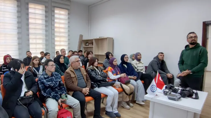 Malatya Kent Konseyi'nde Geçmişten Günümüze Fotoğraf Makineleri Anlatıldı