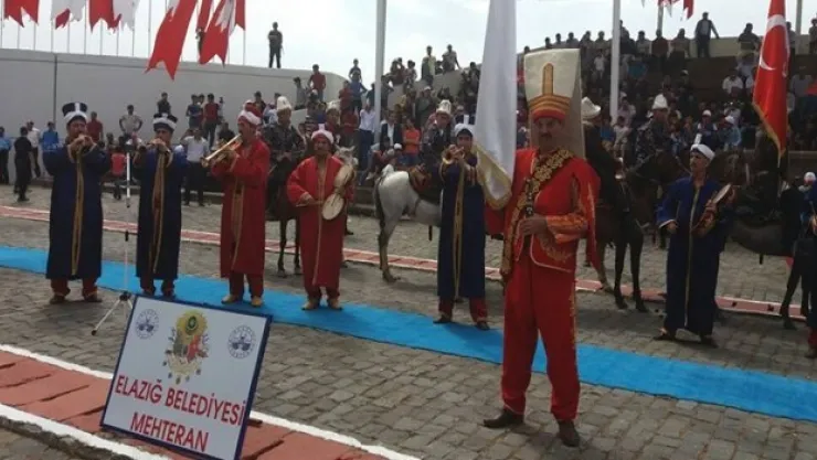 Malazgirt Zaferi Kutlamalarında Elazığ Belediyesi Mehteran Konseri Coşkusu 