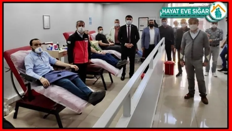 MHP Malatya İl Teşkilatın'dan Kızılay'a kan bağışı