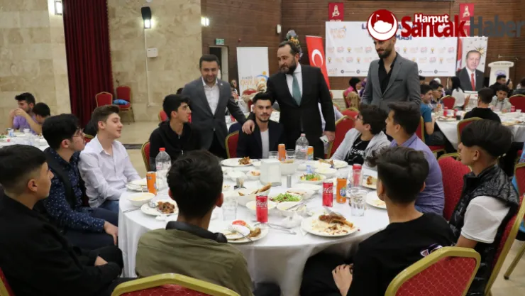 Milletvekili Tolga Ağar, Gençlerle İftarda Bir Araya Geldi