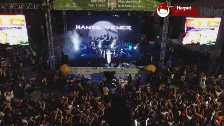 Mişmiş Park Fuar Alanında Hande Yener Rüzgârı