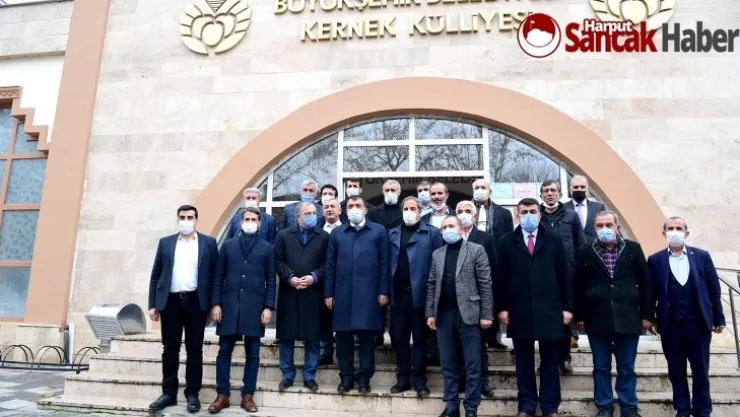 Muhtarlar Vahap Küçük Hayır Çarşısını gezdi
