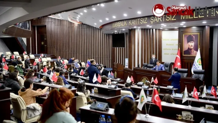 Öğrencilerden Başkan Gürkan'a Kütüphaneler Haftası Ziyareti