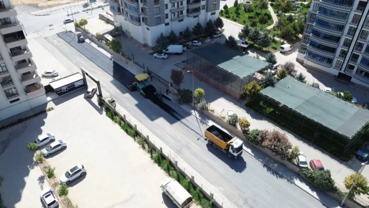 Rezerv Alanlarda İnşaatlar Bitiyor, Battalgazi Belediyesi Yolları Yeniliyor