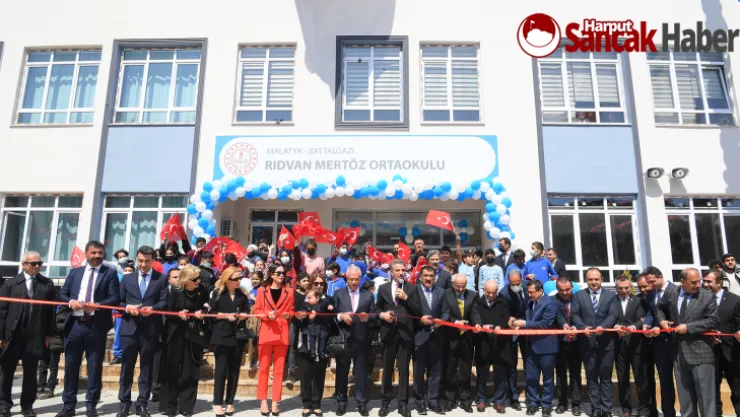 Rıdvan Mertöz Ortaokulu Düzenlenen Törenle Hizmete Girdi
