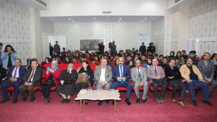 Şair Ve Yazar Şeref Tan Anıldı