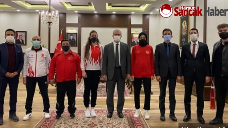 Şampiyonlar, Vali Toraman'ı Ziyaret Etti