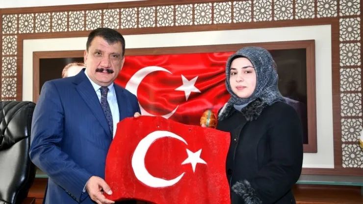 Sanat Merkezinde görevli kurs hocaları Başkan Gürkan'ı ziyaret etti