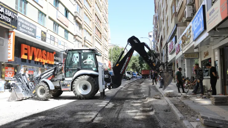 ŞEHİT İLHANLAR CADDESİ'NDE ÇALIŞMALAR BAŞLADI