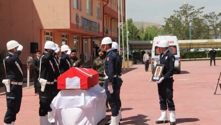 Şehit Özcan Son Yolculuğuna Uğurlandı