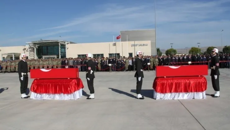 Şehitler Törenle Memleketlerine Uğurlandı