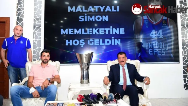 Simon'a Fahri Hemşehrilik Beratı Verildi