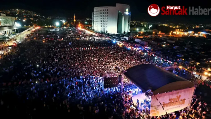 Sınava Giren Gençler, Sınav Yorgunluğunu CANBAY&WOLKER Konserinde Attı