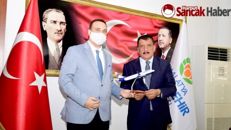 Sunexpress Anadolu Bölge Müdürü Özpekin, Başkan Gürkan'ı Ziyaret Etti