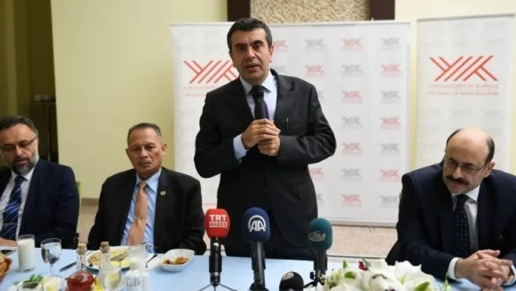 Tekin, 4 Kıtadan 56 Farklı ülkeden öğrenci ile bir araya geldi