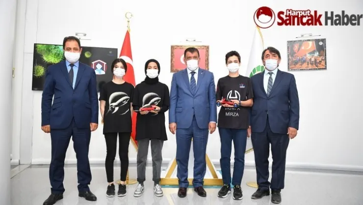 Teknofest Yarışmasında Ödül Kazanan Öğrenciler Başkan Gürkan'ı Ziyaret Etti