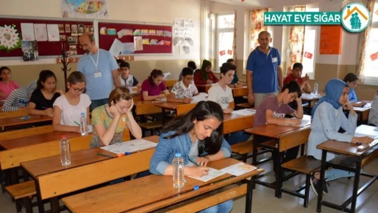 'Türkçe beklendiği gibi matematik zordu'