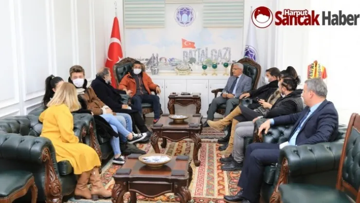 Ünlü Sanatçılardan Başkan Güder'e Ziyaret