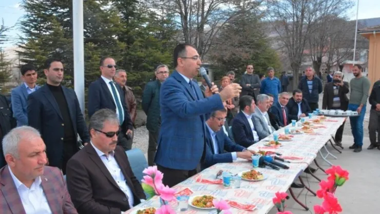 Vali TOPRAK, İyi Ki Türkiye Cumhuriyeti Devletimizin Şemsiyesi Altında Mutlu Ve Huzurlu Bir Şekilde Yaşıyoruz