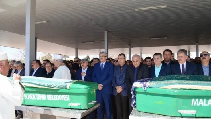 VALİ TOPRAK, MÜSTEŞAR YARDIMCISI MENTEŞ'İN ACISINI PAYLAŞTI