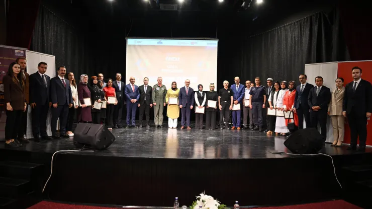 Vali Yavuz, Önem Projesi Gala Programına Katıldı