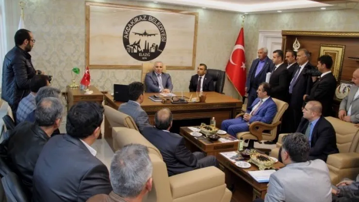 Vali Zorluoğlu Akçakiraz Beldesini Ziyaret Etti