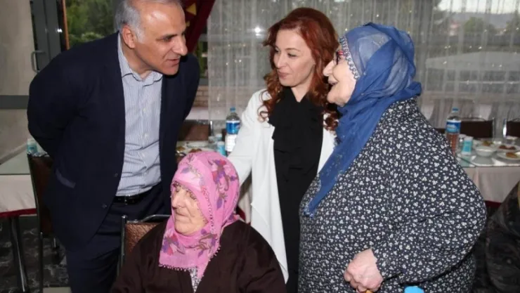 Vali Zorluoğlu İftarını Huzurevi Sakinleriyle Açtı