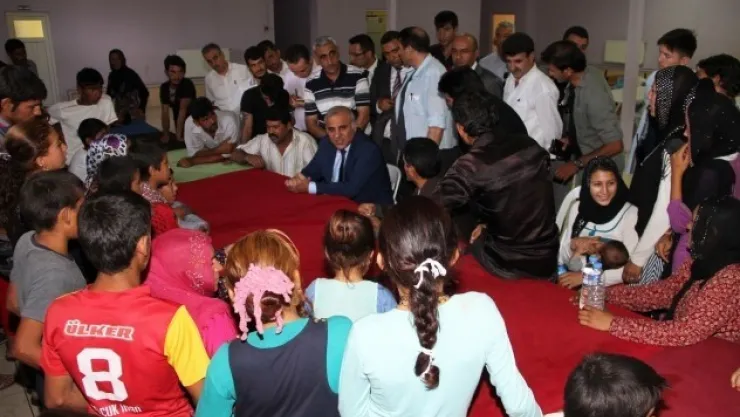 Vali Zorluoğlu Suriyeli Aileleri ve Çocukları Ziyaret Etti