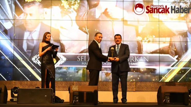 Yılın 'En'leri Arasında, Başkan Gürkan'a İki Ödül Birden