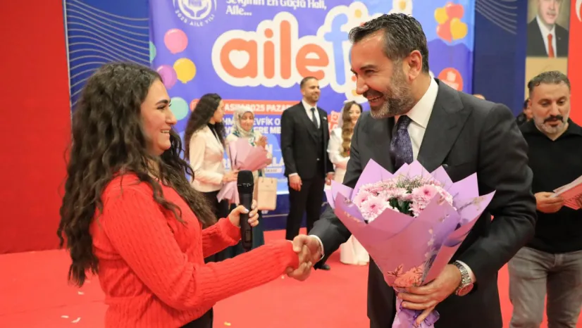 BAŞKAN ŞERİFOĞULLARI, AİLEFEST'TE AİLELERLE BULUŞTU GENÇ ÇİFTİN NİKAHINI KIYDI