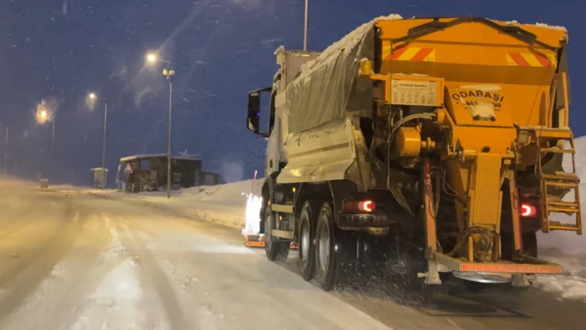 ELAZIĞ BELEDİYESİ'NDEN YOĞUN KAR YAĞIŞINA HIZLI MÜDAHALE