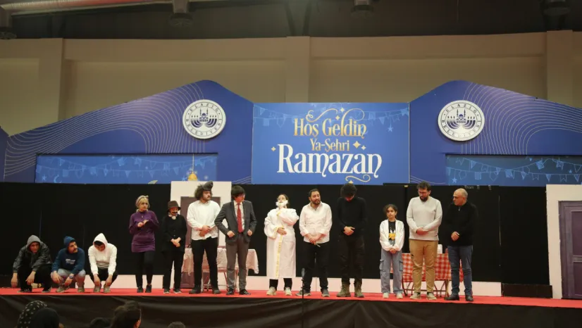 Elazığ Belediyesi Ramazan Etkinliklerinde Tiyatro Oyunu Sahnelendi